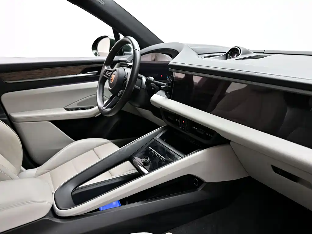 PORSCHE MACAN NEW ENERGY