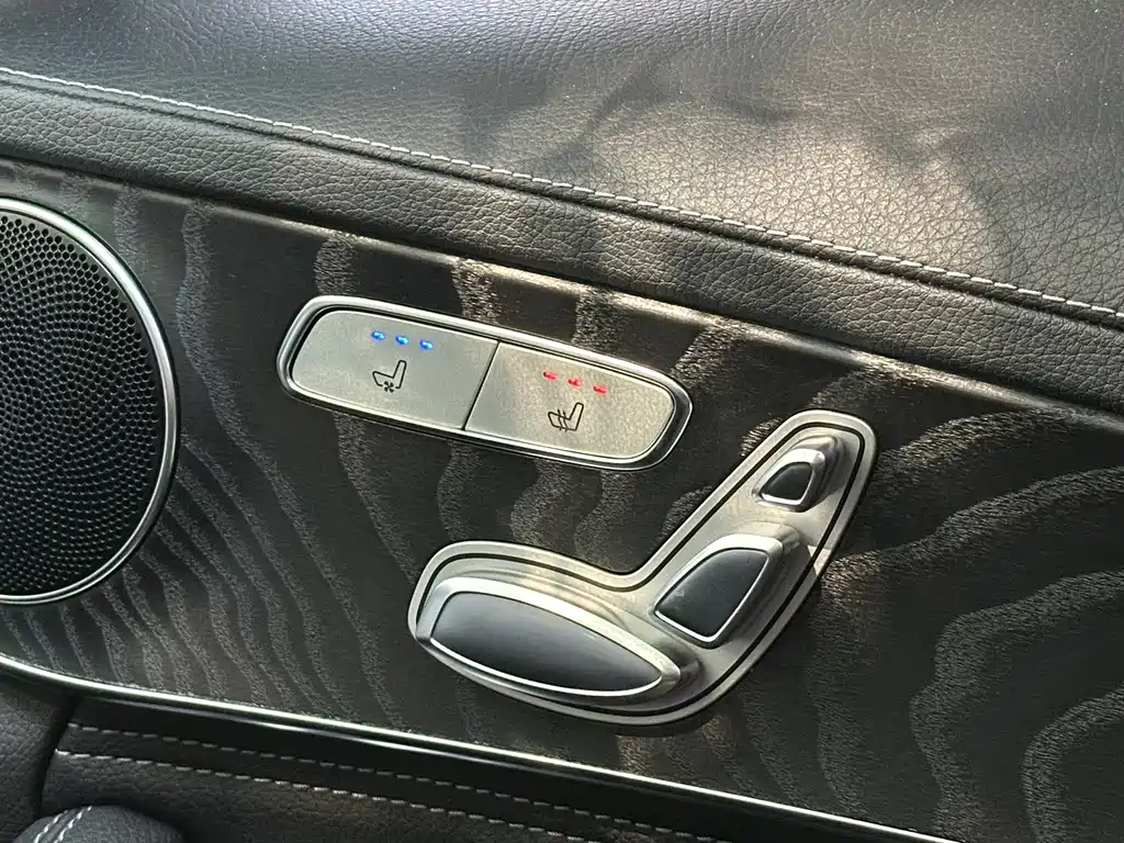 Mercedes-Benz C-Class — миниатюра 12
