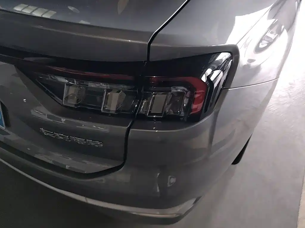 Ford Mondeo — миниатюра 8