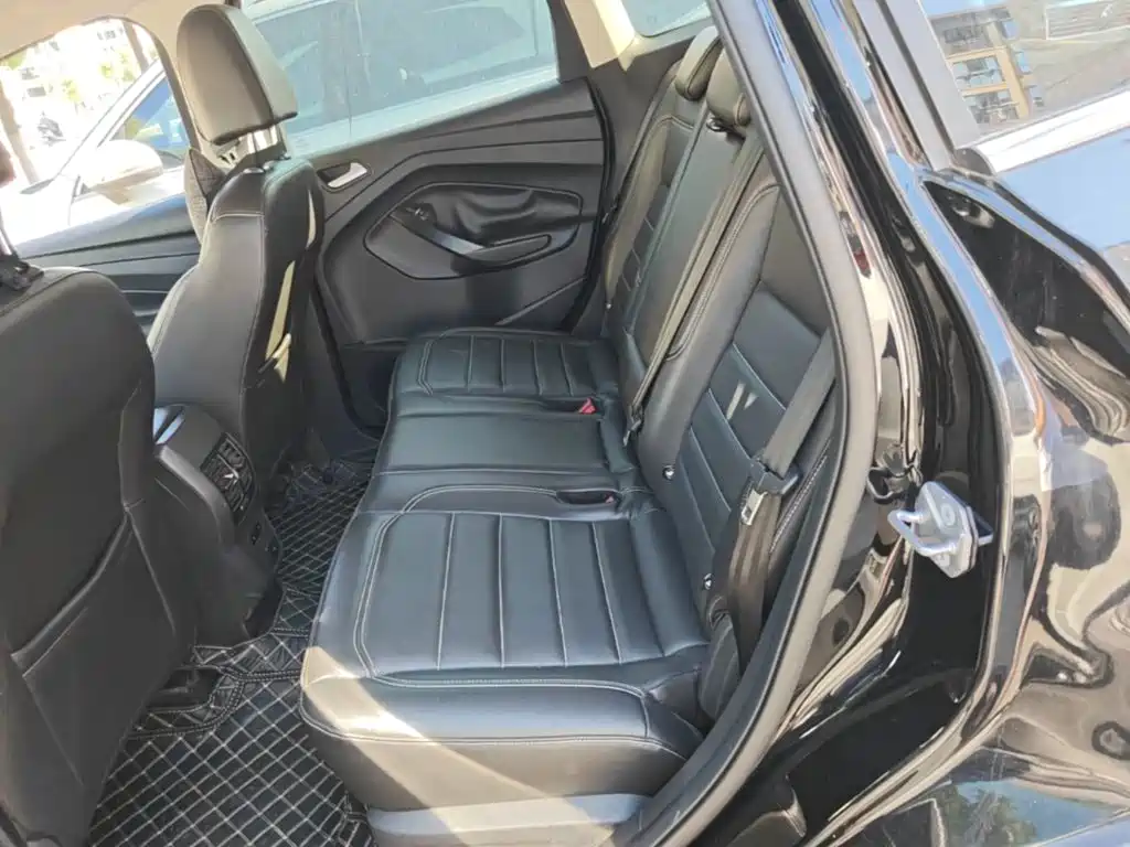 Ford Kuga — миниатюра 17