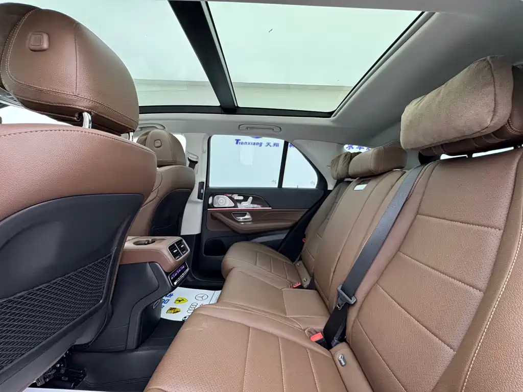 Mercedes-Benz GLE (Import) — миниатюра 16