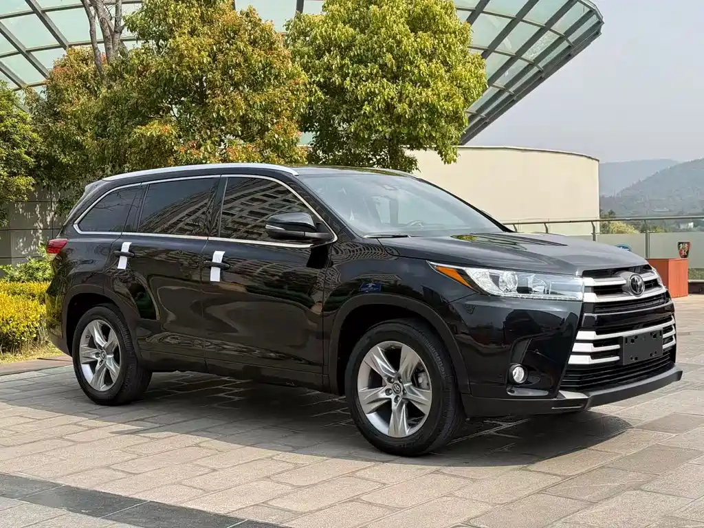 TOYOTA HIGHLANDER