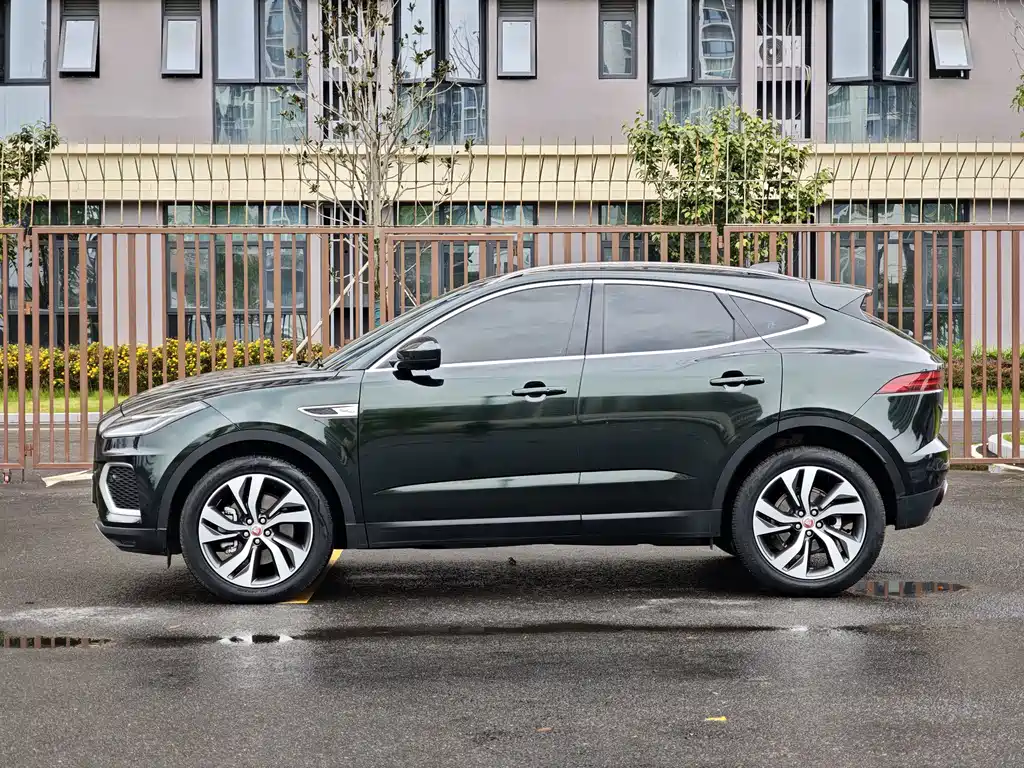 Jaguar E-PACE — миниатюра 20