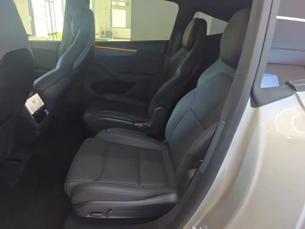 Tesla Model Y L — миниатюра 17