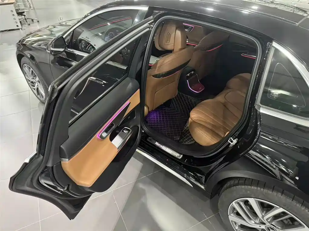 Mercedes-Benz E-Class — миниатюра 15