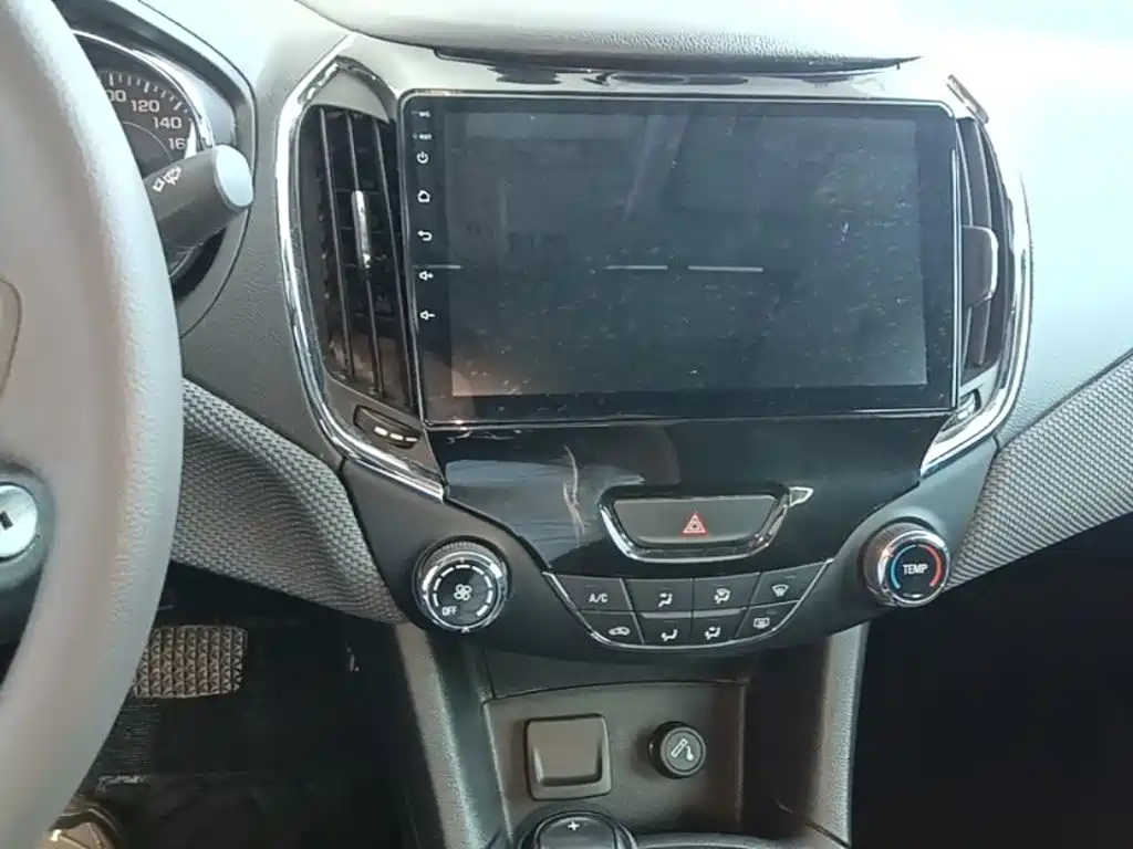 Chevrolet Cruze — миниатюра 13