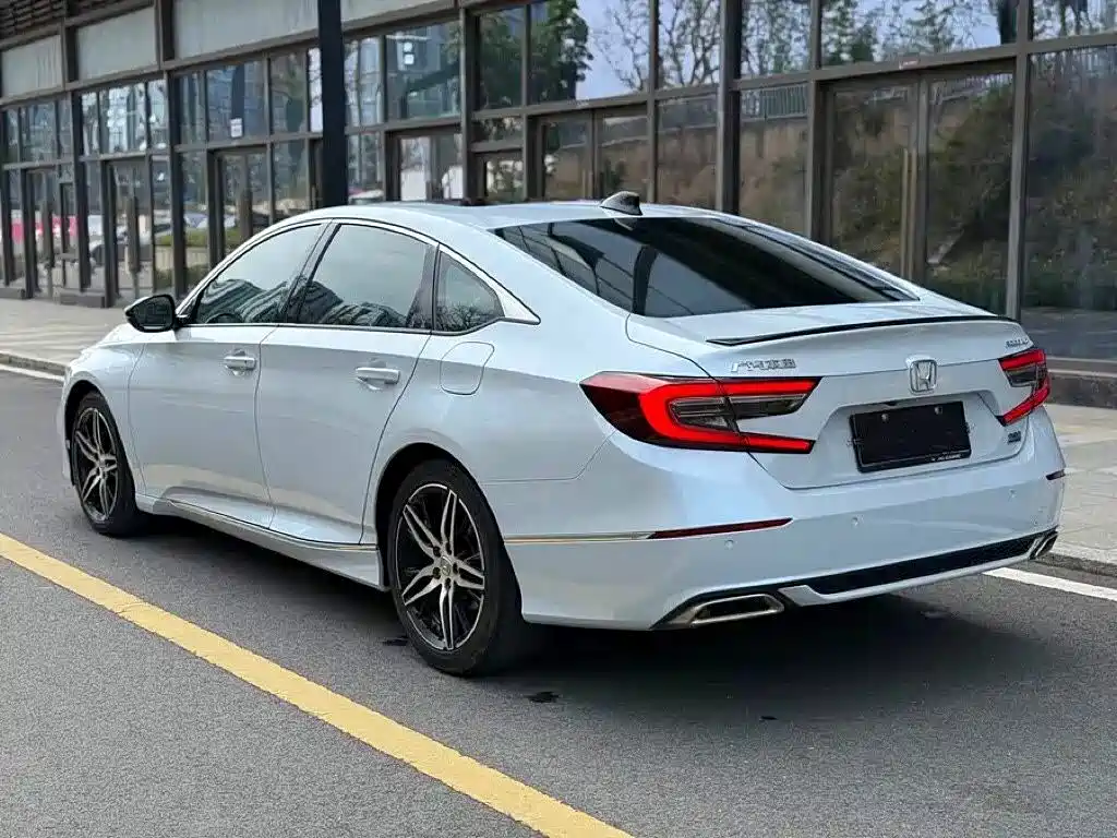 Honda Accord — миниатюра 9