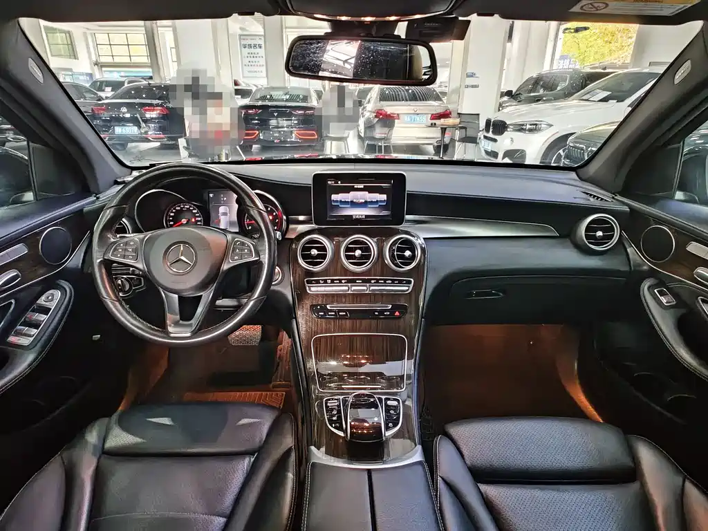 MERCEDES-BENZ GLC