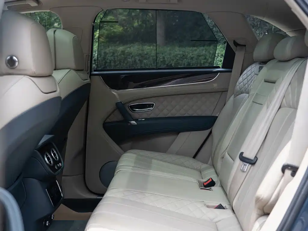Bentley Bentayga — миниатюра 11