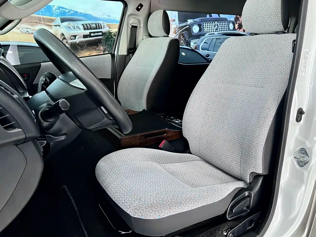 Toyota Hiace — миниатюра 5