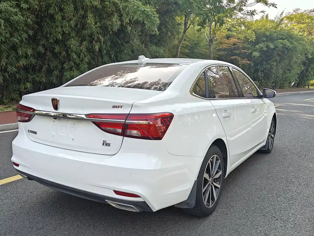 Roewe i6 Classic — миниатюра 7
