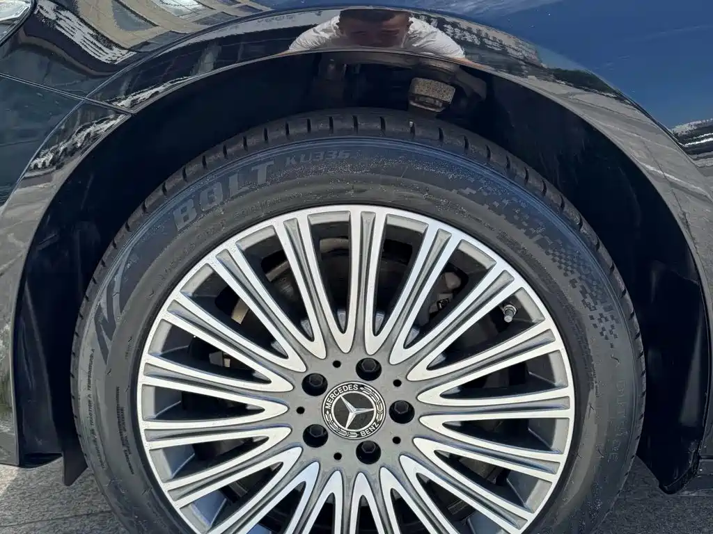 Mercedes-Benz E-Class — миниатюра 8