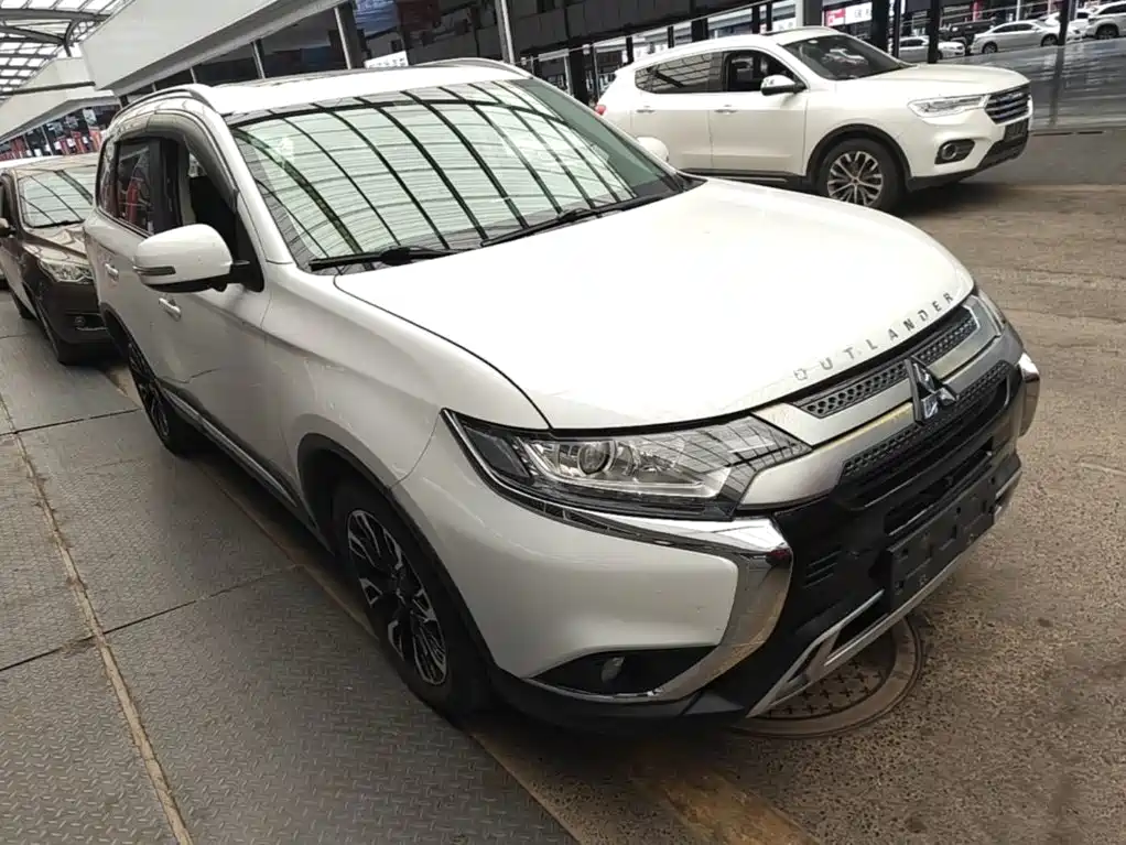 Mitsubishi Outlander — миниатюра 4