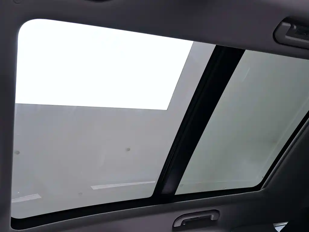 Mercedes-Benz GLE New Energy — миниатюра 23