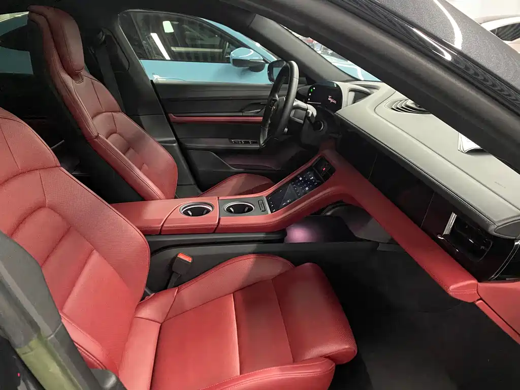 Porsche Taycan — миниатюра 7