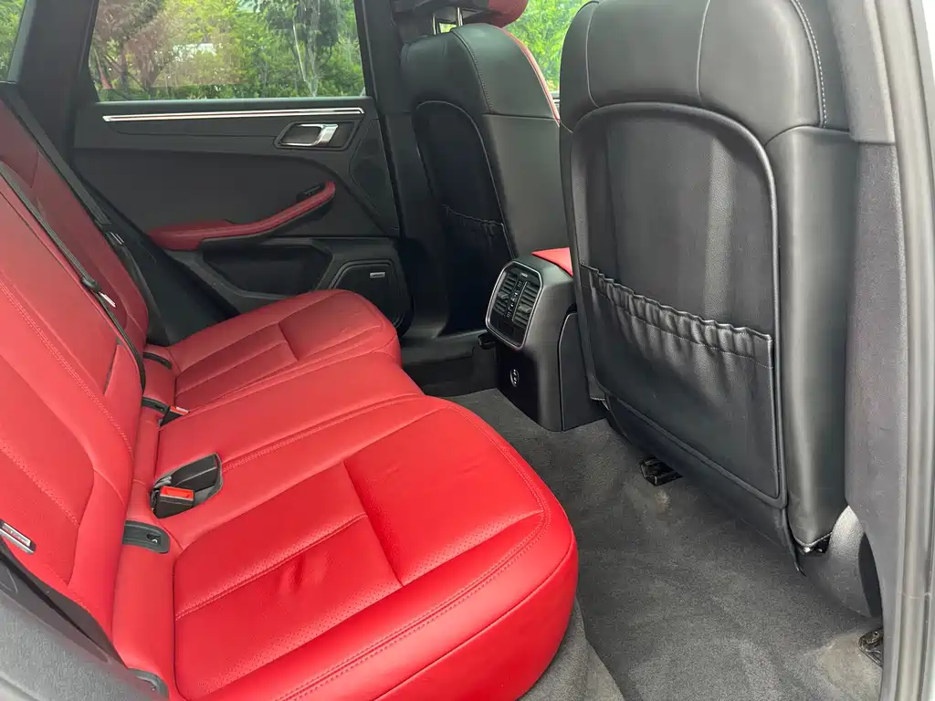 Porsche Macan — миниатюра 8