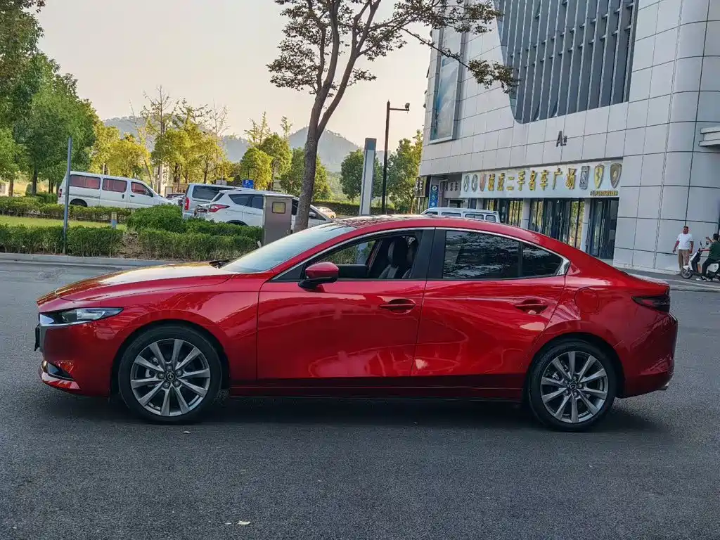 Mazda 3 Axela — миниатюра 8