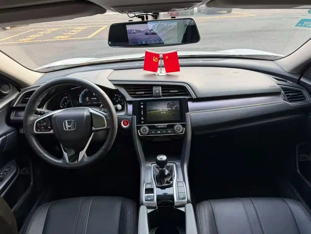 Honda Civic — миниатюра 8