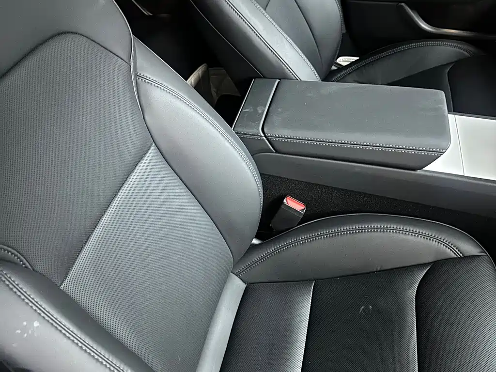 Tesla Model 3 — миниатюра 4