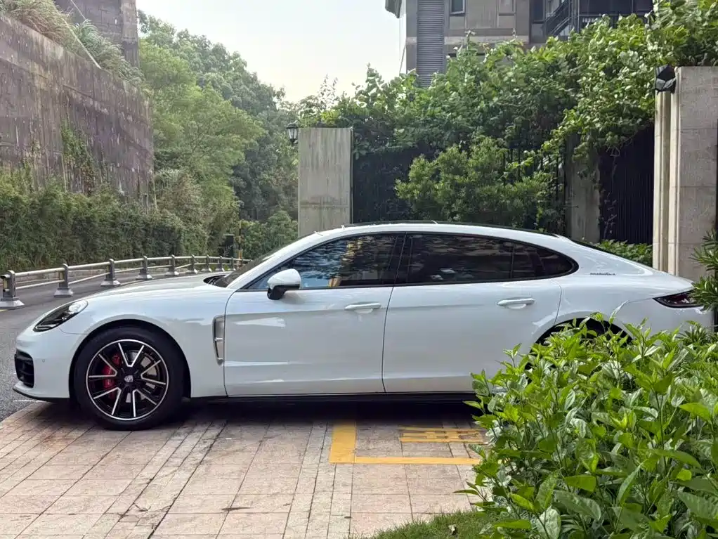 Porsche Panamera — миниатюра 3