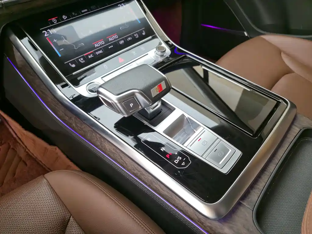 Audi Q7 — миниатюра 12