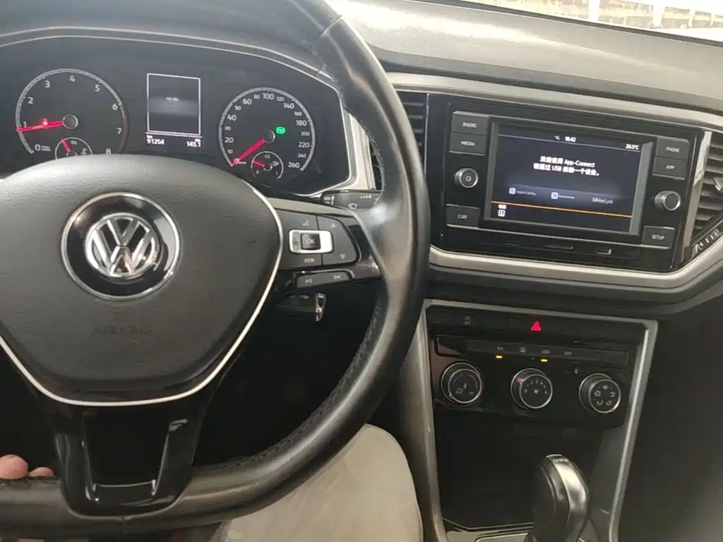 Volkswagen T-Roc — миниатюра 10