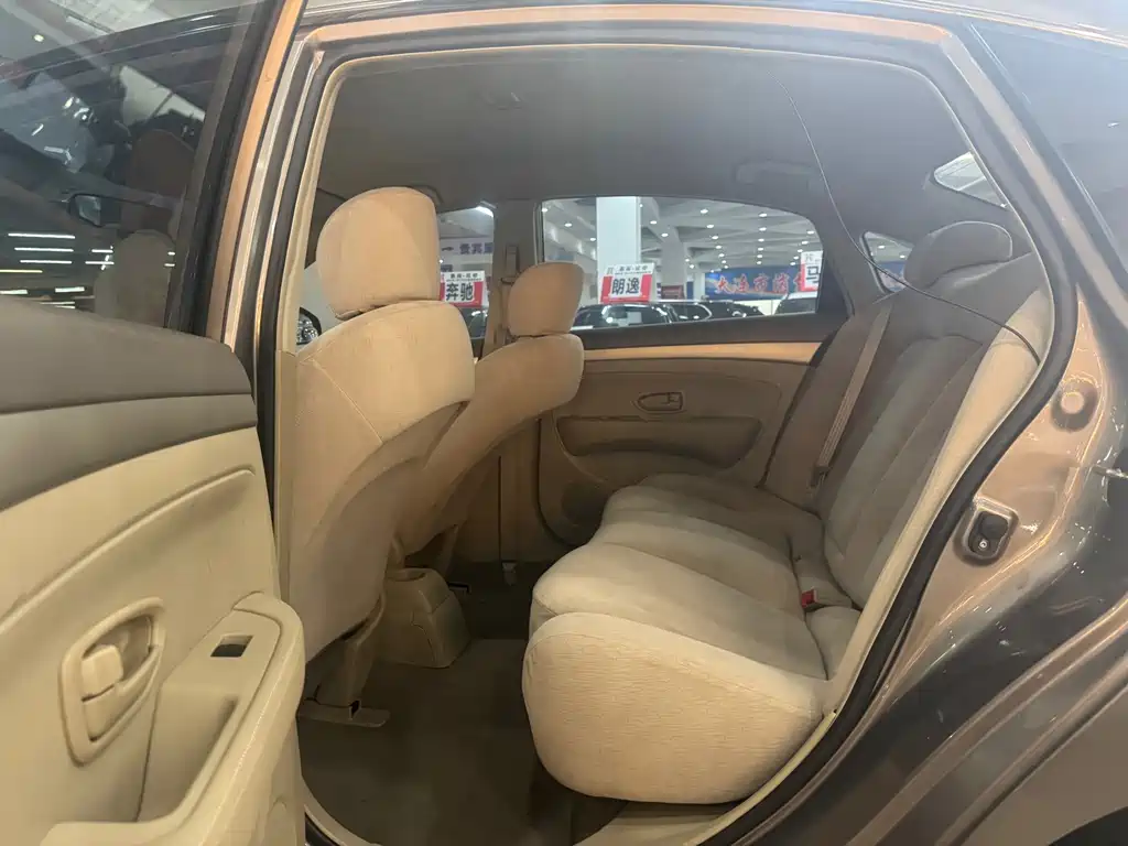 Nissan Sylphy — миниатюра 8