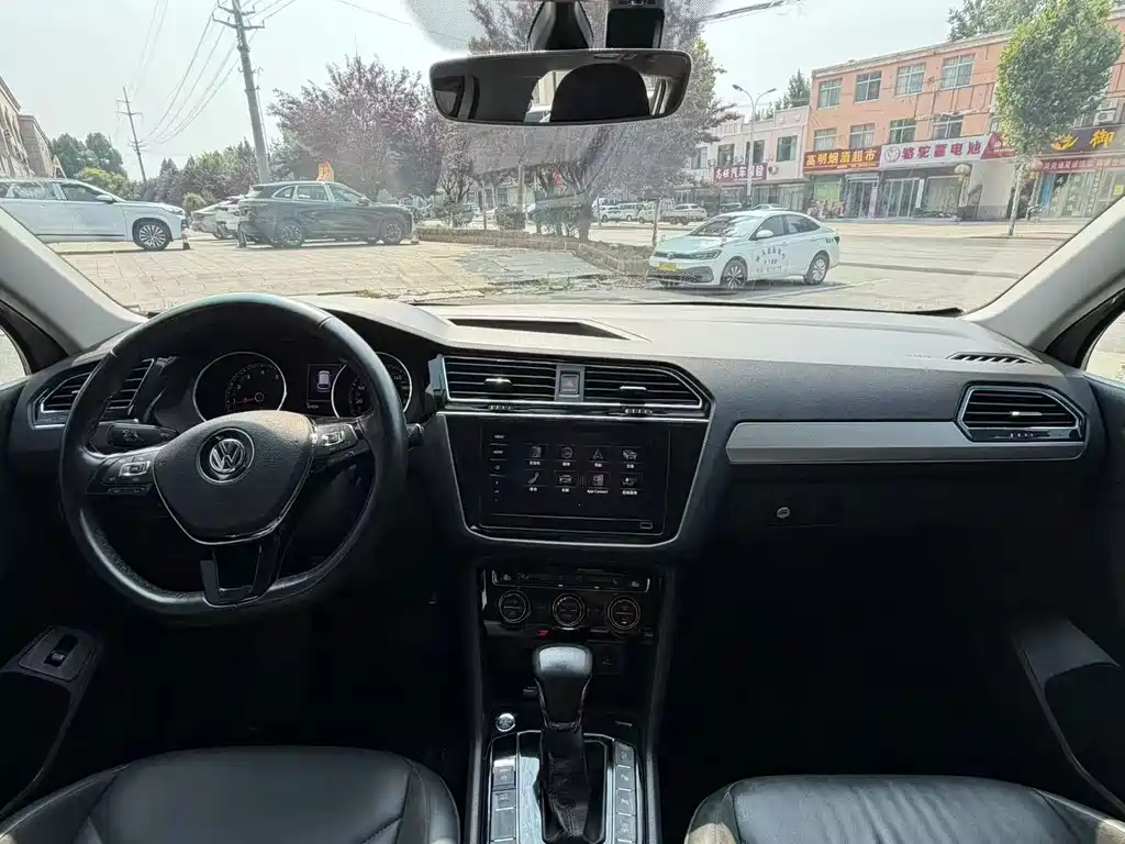 Volkswagen Tiguan L — миниатюра 9