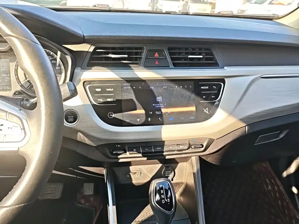 Geely Vision X3 — миниатюра 13