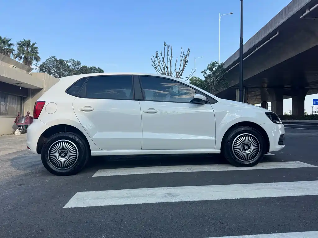 Volkswagen Polo — миниатюра 4