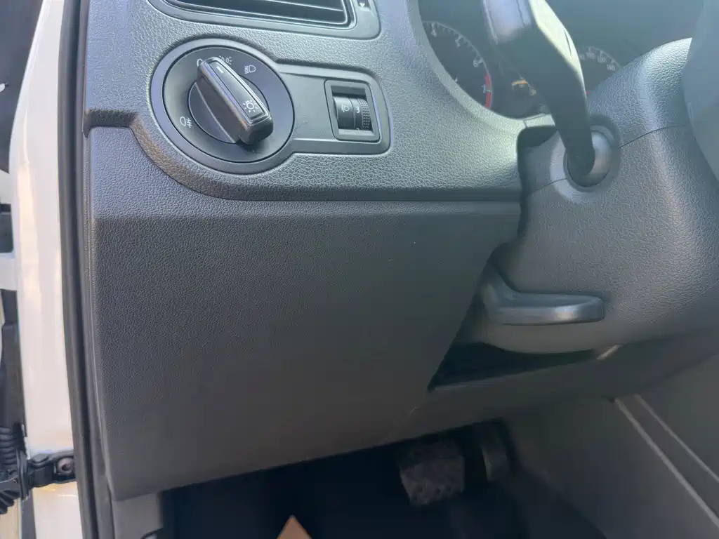 Volkswagen Polo — миниатюра 18