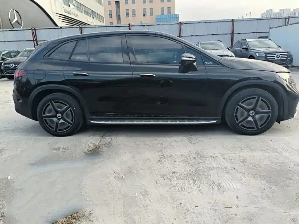 Mercedes-Benz EQE SUV — миниатюра 5