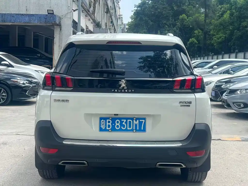 Peugeot 5008 — миниатюра 5