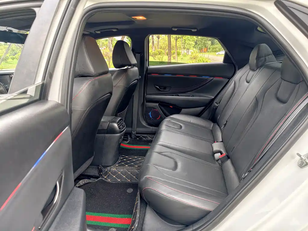 Hyundai Elantra — миниатюра 16