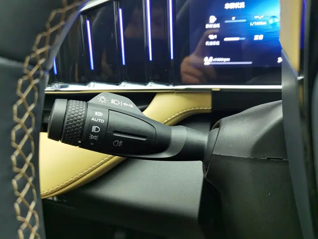 Geely Boyue L — миниатюра 21