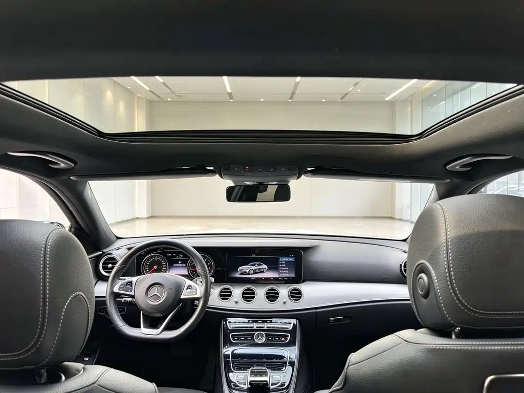 Mercedes-Benz E-Class — миниатюра 18