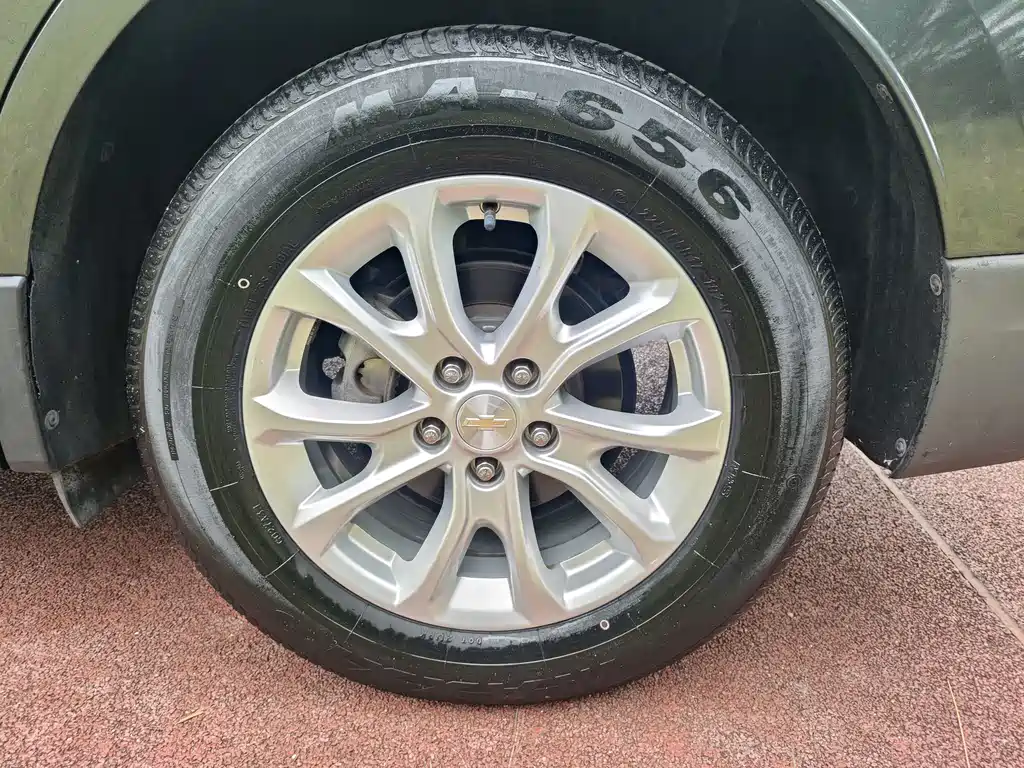 Chevrolet Equinox — миниатюра 8