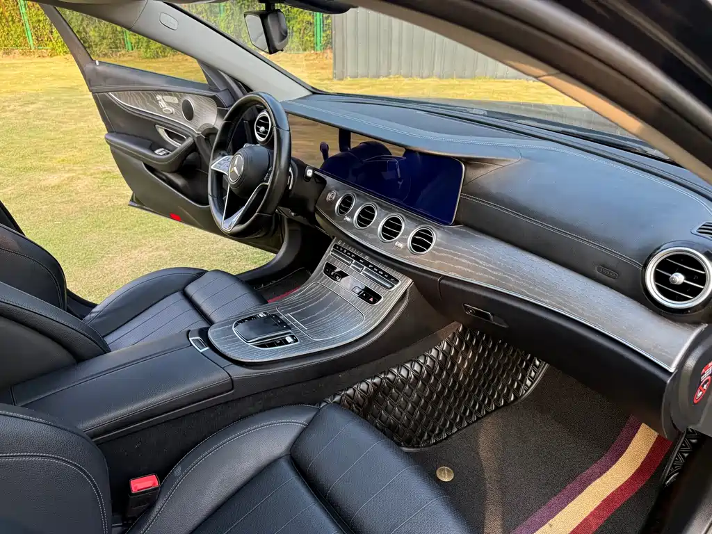 Mercedes-Benz E-Class — миниатюра 13
