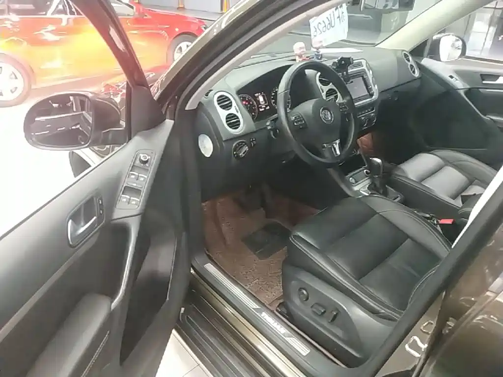 Volkswagen Tiguan — миниатюра 16