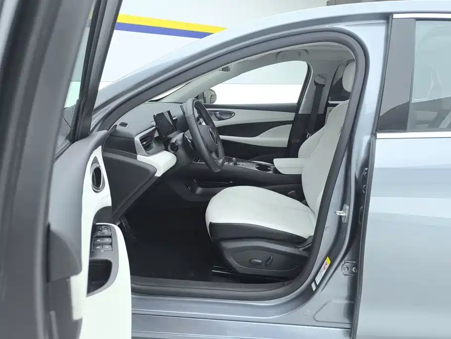 BYD Seal 05 DM-i — миниатюра 9