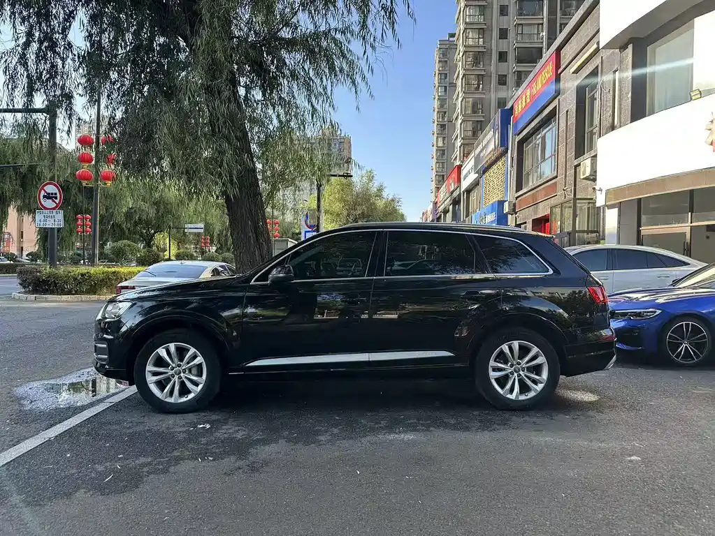 Audi Q7 — миниатюра 3