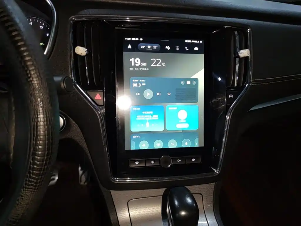 Roewe RX5 — миниатюра 13