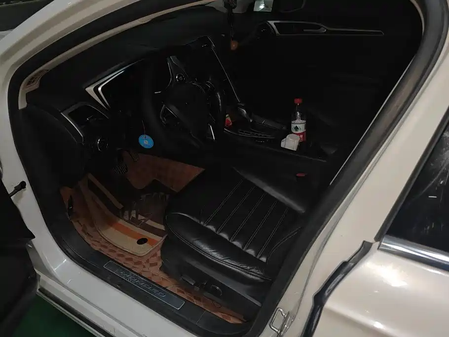 Ford Mondeo — миниатюра 9