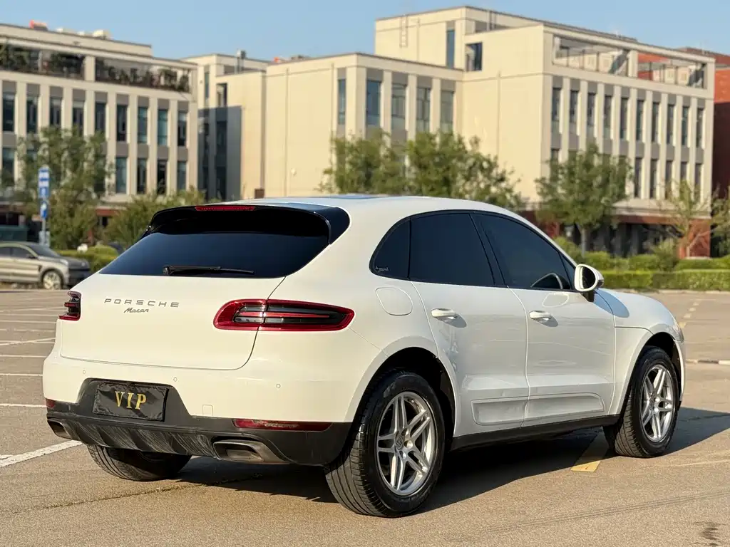 Porsche Macan — миниатюра 7