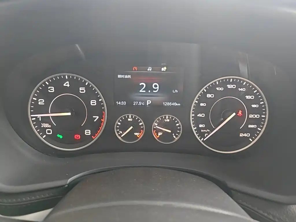 Borgward BX7 — миниатюра 12
