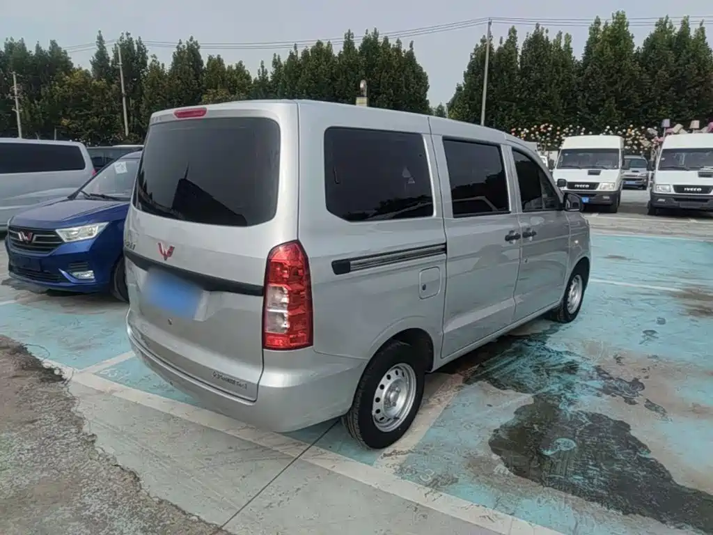 Wuling Hongguang V — миниатюра 7