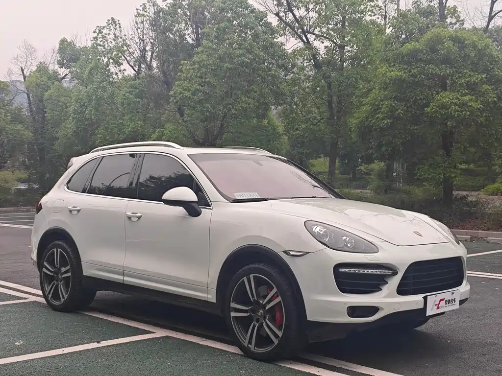 Porsche Cayenne — миниатюра 3