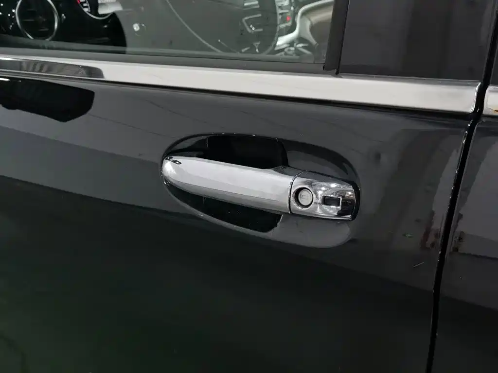 Mercedes-Benz V-Class — миниатюра 18