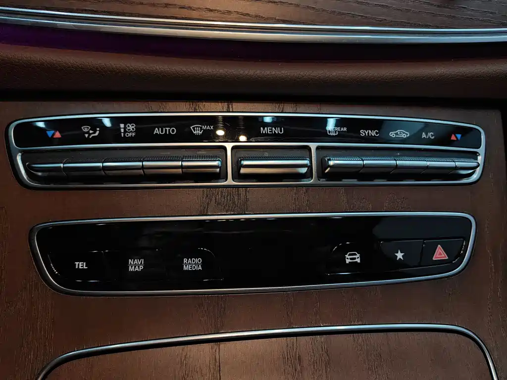 MERCEDES-BENZ E CLASS