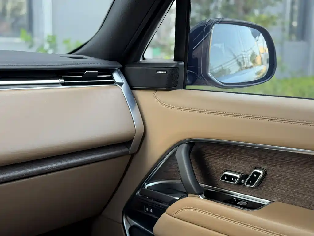 Land Rover Range Rover — миниатюра 9